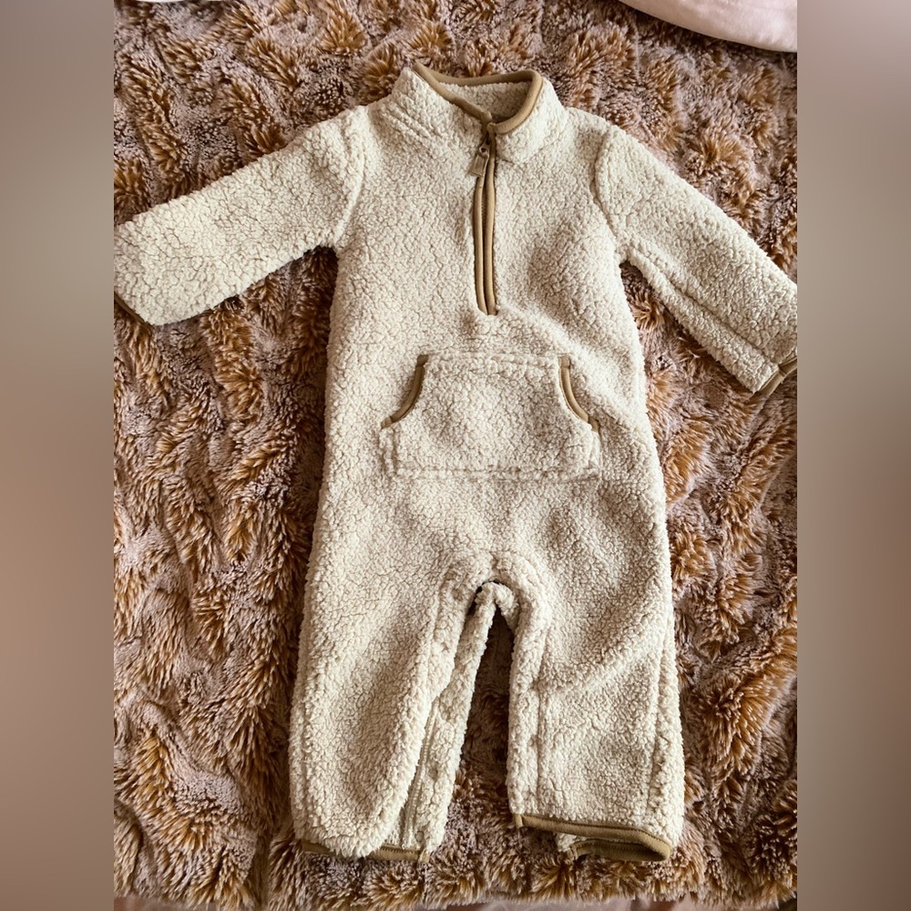NWOT Carters fuzzy fleece snowsuit gender neutral in 12 months